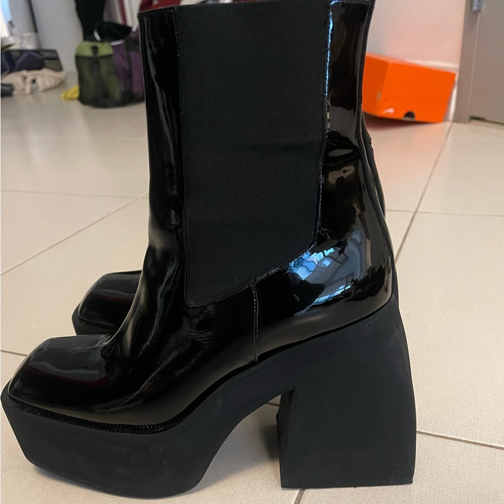 Nodaleto Bulla Asuka Platform Boots in black patent leather - like new!
